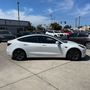 TESLA MODEL 3 BASE - 10