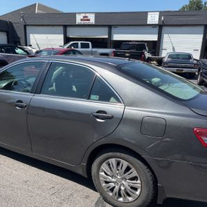2010 Toyota CAMRY LE photo 6