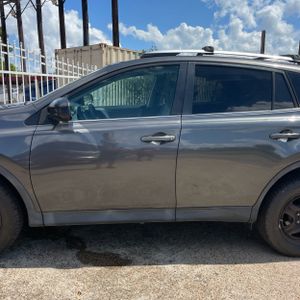 2015 Toyota RAV4 LE — фото 4