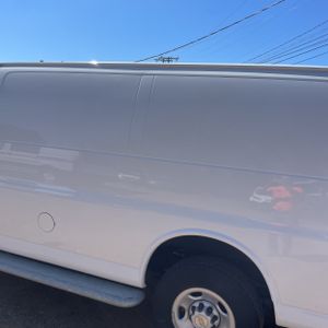 CHEVROLET EXPRESS 2500 - 6