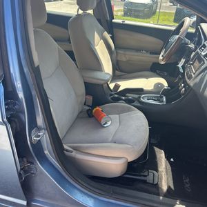2011 Chrysler 200 LIMITED — миниатюра 32