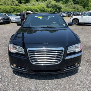 2013 Chrysler 300 MOTOWN — миниатюра 14