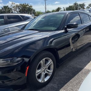 DODGE CHARGER SXT - 2