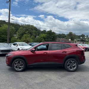 2025 Chevrolet TRAX LT 照片 2