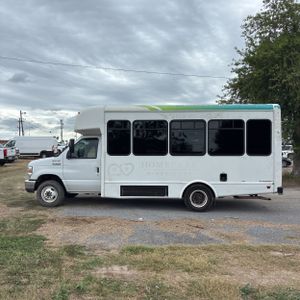 FORD E-350 CUTAWAY - 3