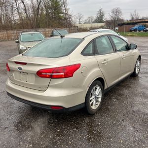 FORD FOCUS SE - 8