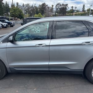 FORD EDGE SEL - 4
