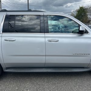 CHEVROLET SUBURBAN LT - 10