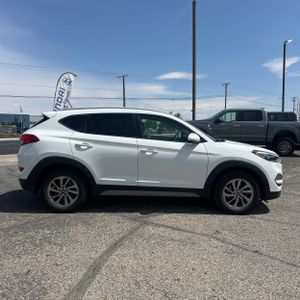 HYUNDAI TUCSON SE - 10