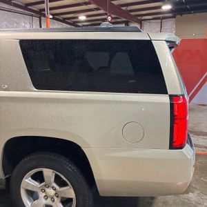 CHEVROLET SUBURBAN LS - 6