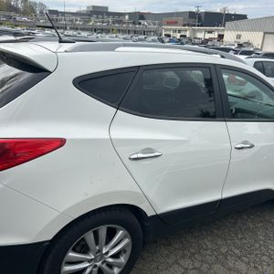 HYUNDAI TUCSON LIMITED - 9