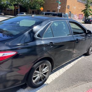 2017 Toyota CAMRY SE photo 9