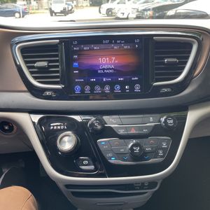 صورة 37 لـ 2017 Chrysler PACIFICA TOURING-L