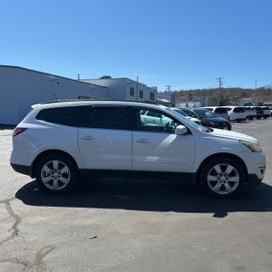 CHEVROLET TRAVERSE LT - 10