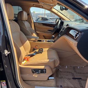 2017 Bentley BENTAYGA BASE — фото 32