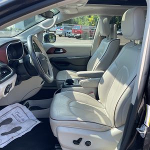 2020 Chrysler PACIFICA LIMITED — фото 32