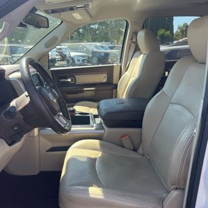 صورة مصغرة 31 لـ 2014 RAM 1500 LARAMIE
