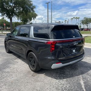 2025 KIA CARNIVAL LXS photo 5