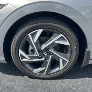 صورة مصغرة 17 لـ 2024 Hyundai ELANTRA LIMITED