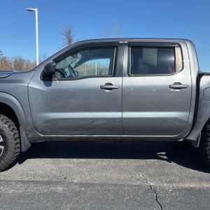 NISSAN FRONTIER SV - 4