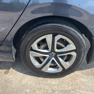 صورة مصغرة 18 لـ 2018 Honda CIVIC LX