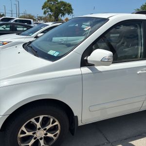 KIA SEDONA LX - 2
