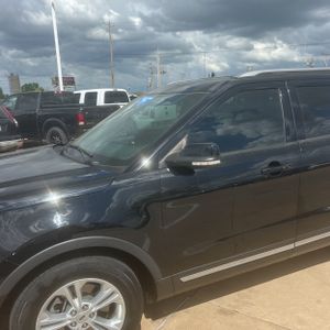 FORD EXPLORER XLT - 2