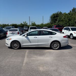 FORD FUSION SE - 3