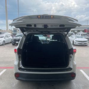 صورة 44 لـ 2016 Toyota HIGHLANDER XLE