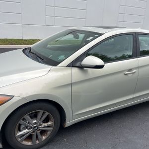 HYUNDAI ELANTRA VALUE EDITION - 2