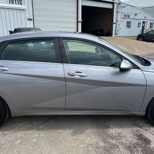 HYUNDAI ELANTRA SEL CONVENIENCE - 9