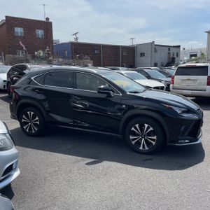 LEXUS NX 300 F SPORT - 10