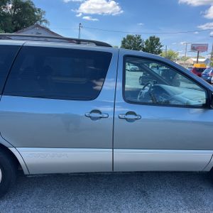 2000 Toyota SIENNA XLE photo 11