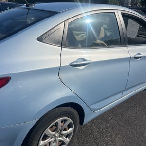 HYUNDAI ACCENT - 9