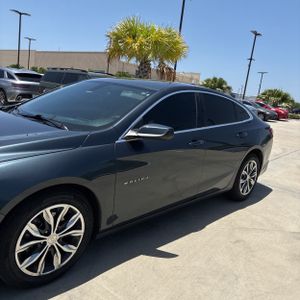 2021 Chevrolet MALIBU LT — фото 2