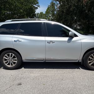 2015 Nissan PATHFINDER SL 照片 11