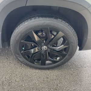 2024 Volkswagen TAOS SE — миниатюра 18