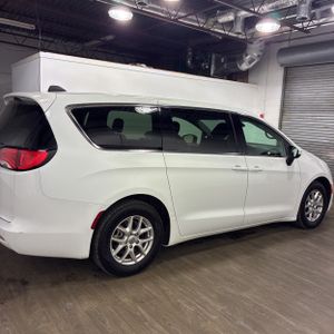 CHRYSLER VOYAGER LX - 10