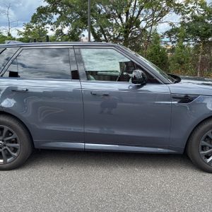 صورة 11 لـ 2024 LAND Rover RANGE ROVER SPORT P400 DYNAMIC SE
