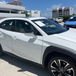 2026 Lexus UX 300H BASE — миниатюра 13
