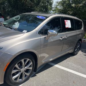 2017 Chrysler PACIFICA LIMITED — фото 2