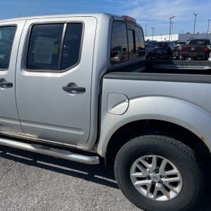 NISSAN FRONTIER SV - 6