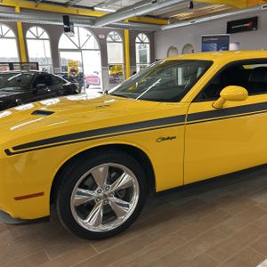 DODGE CHALLENGER R/T PLUS - 2
