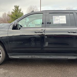 CHEVROLET SUBURBAN RST - 4