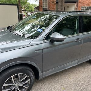 VOLKSWAGEN TIGUAN SE - 2