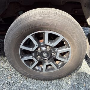 2016 Toyota TUNDRA LIMITED — миниатюра 16