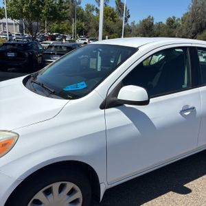 2014 Nissan VERSA SV — фото 2