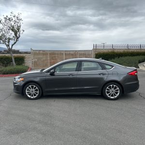 FORD FUSION SE - 3