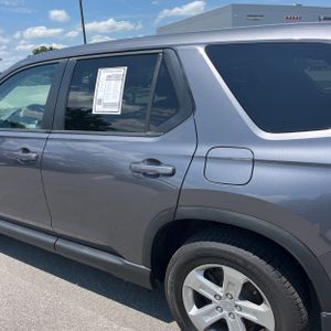 2023 Honda PILOT LX — фото 6