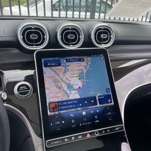 2025 Mercedes-BENZ GLC thumbnail 38